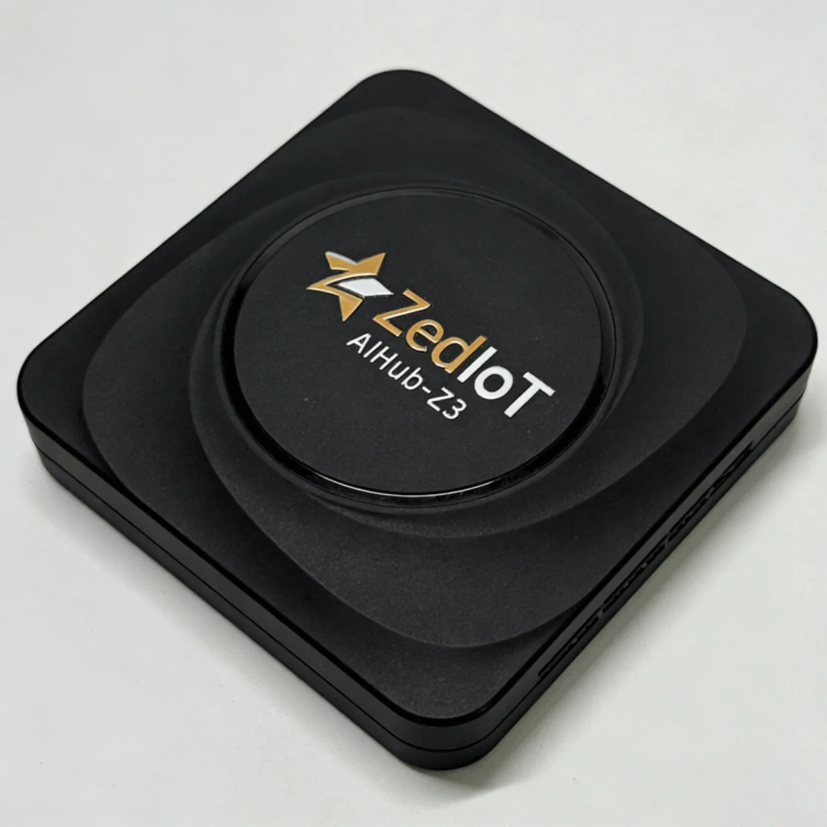AIHub-Z3 RK3566 边缘计算盒子实物