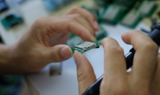 专业嵌入式定制开发服务 46 {{brizy_dc_image_alt imageSrc=